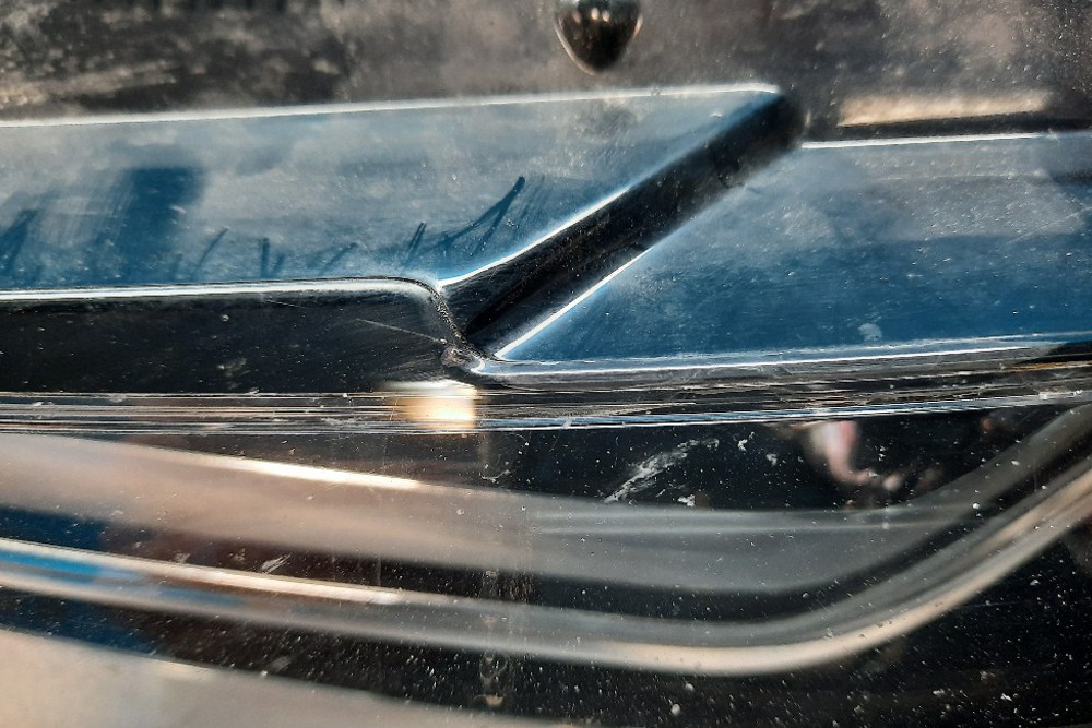 Photo gallery, welding cracks in Audi light