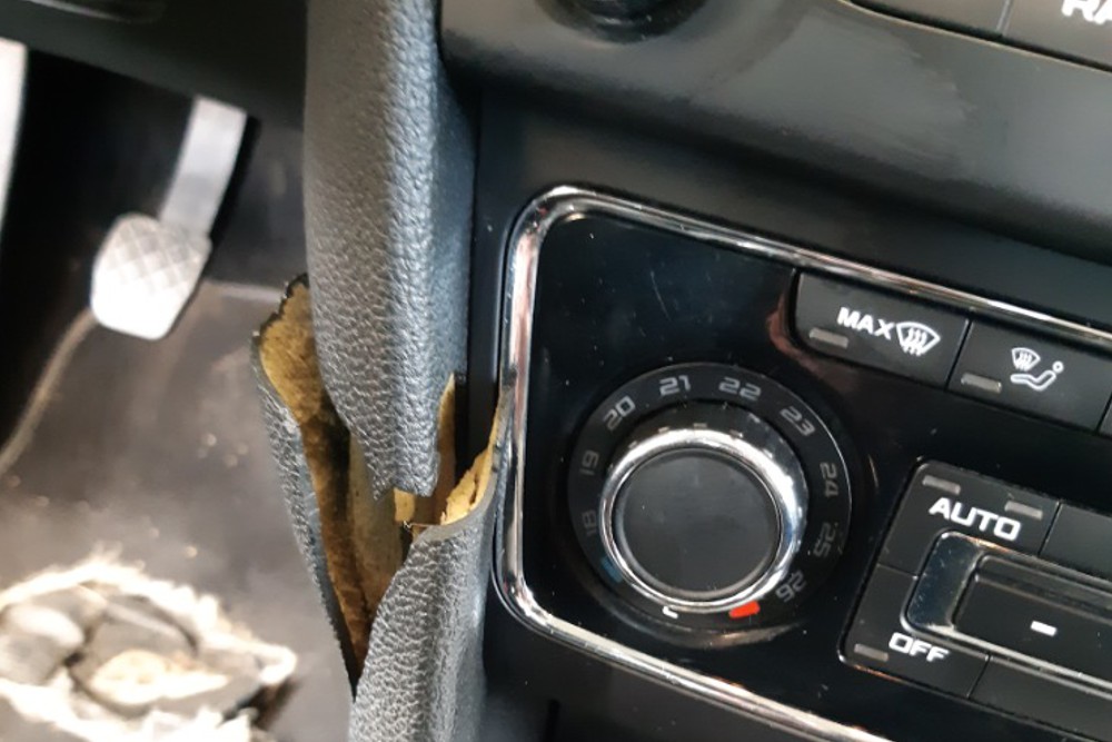 Photo gallery, repair of a cracked dashboard from the driver's knee