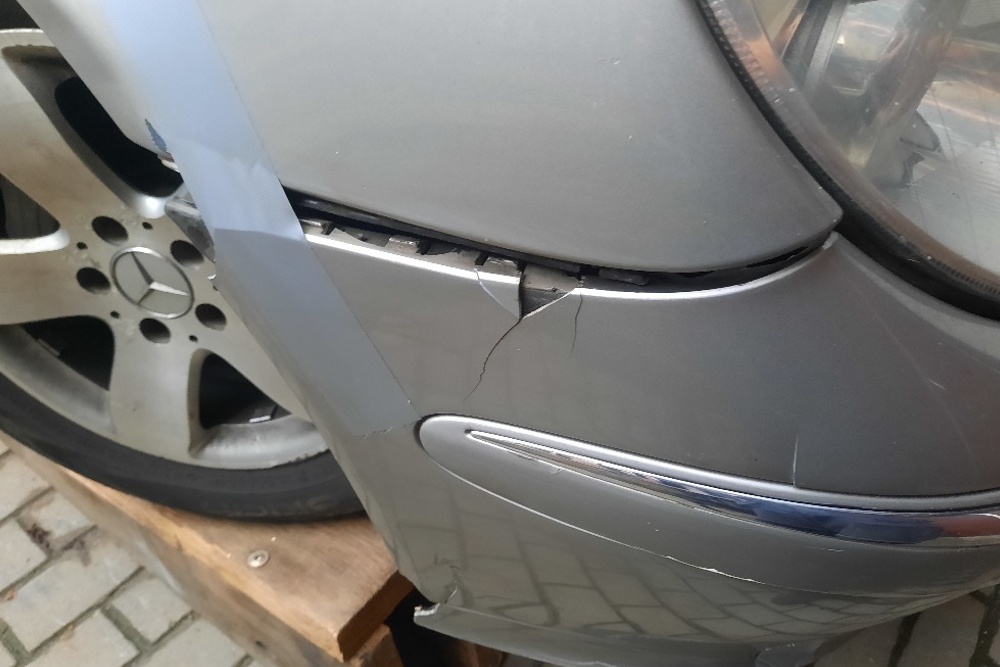 Photo gallery, repair of the Mercedes bumper and fender connection