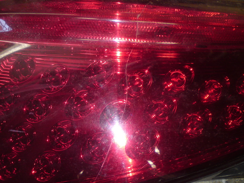 Fotogalerie, oprava Oprava rejpance zadního světla Nissan Murano