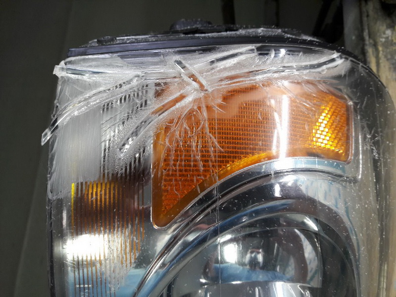 Fotogalerie, svaření prasklin na světle Volvo XC90