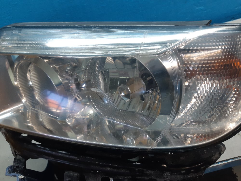 Oprava prasklého světla Subaru