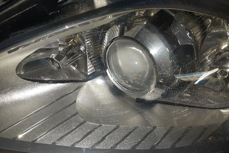 Opravy průhledných krytů světel Ford Mondeo