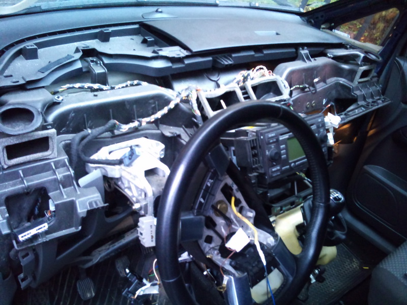 Oprava přístrojové desky a volantu Ford C-Max