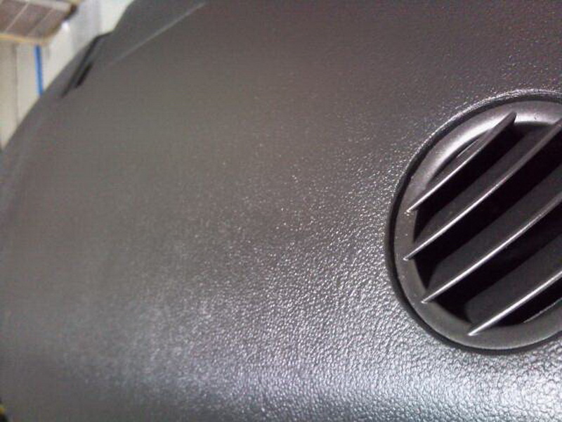Oprava povrchu přístrojové desky Opel Astra