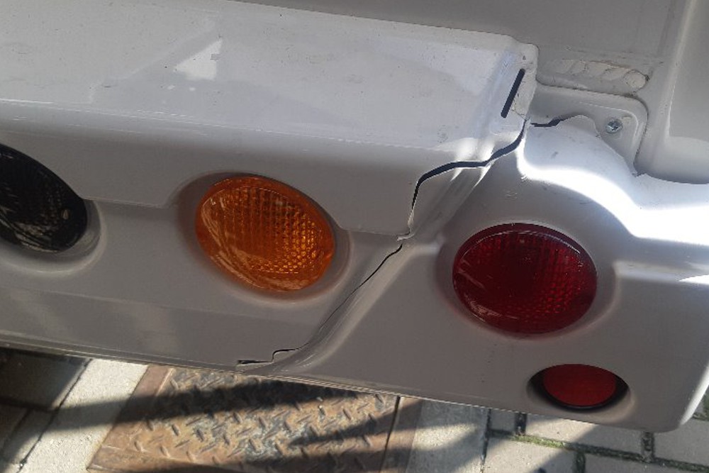 Photo gallery, Caravan, repair of a cracked rear bumper