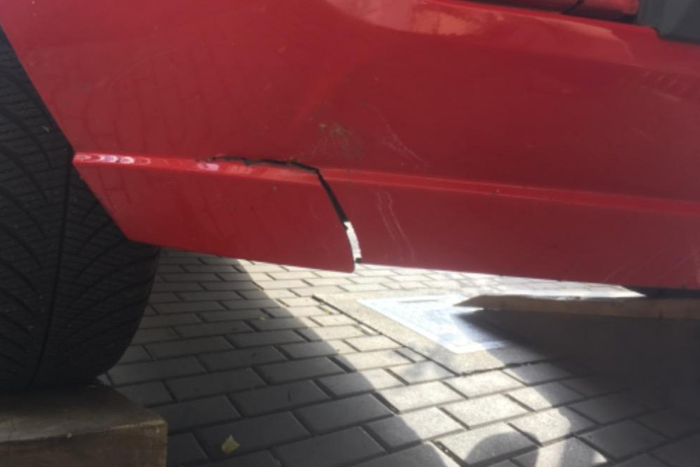 Photo gallery, Ford front bumper crack repair