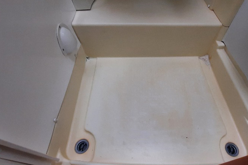Photo gallery, repair of the caravan shower tray