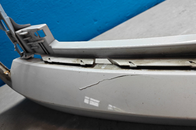 Photo gallery, repair of a cracked bumper